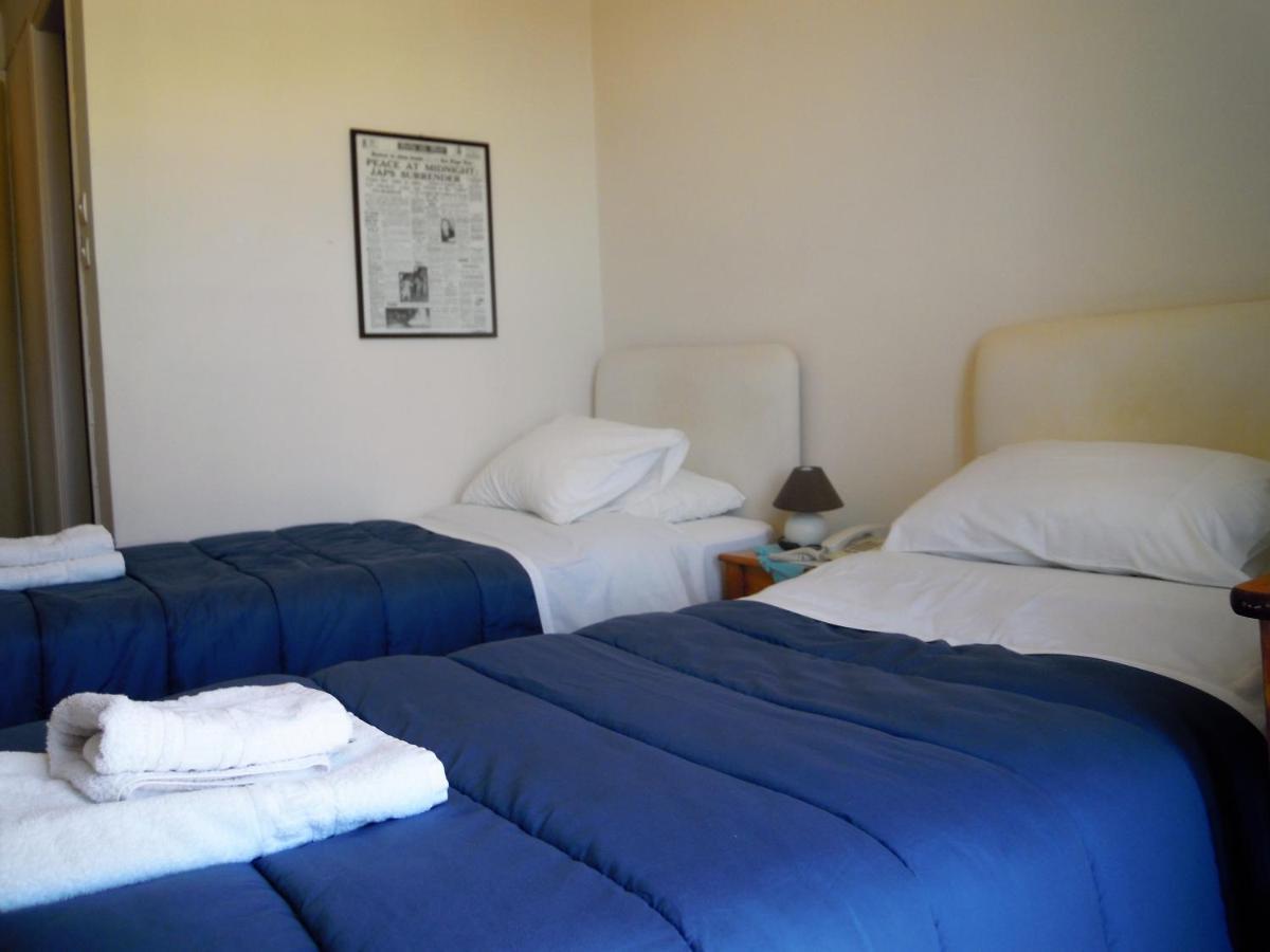 Blue Dolphin Hotell Batsíon Eksteriør bilde