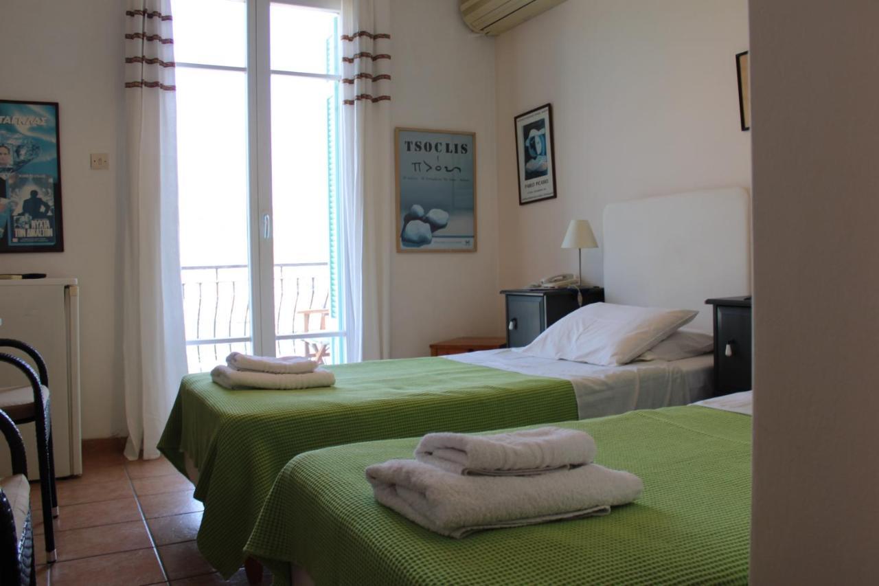 Blue Dolphin Hotell Batsíon Eksteriør bilde