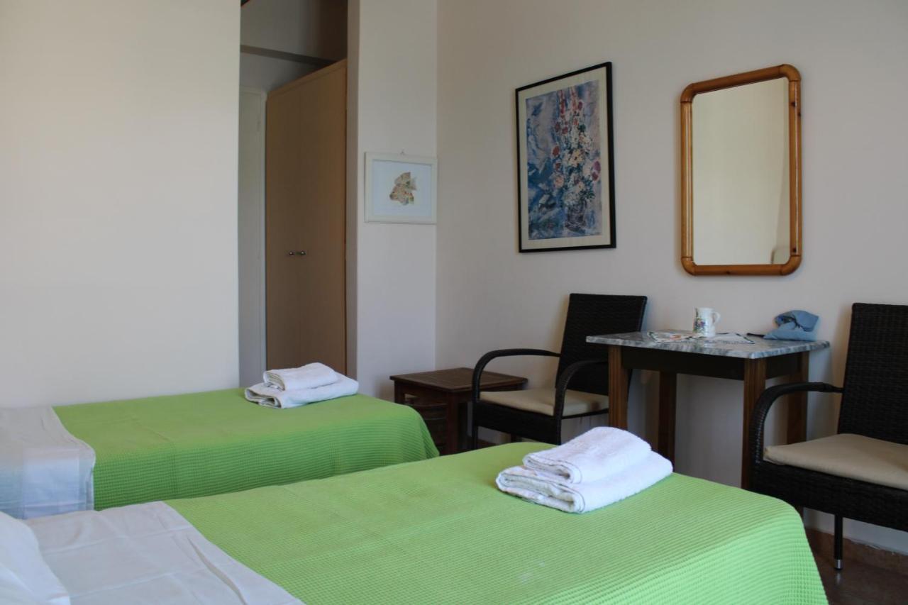 Blue Dolphin Hotell Batsíon Eksteriør bilde
