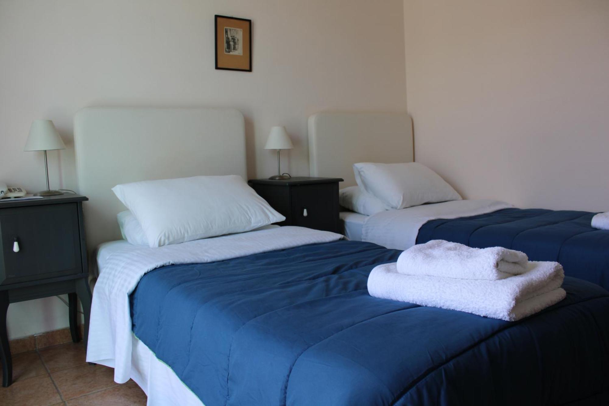Blue Dolphin Hotell Batsíon Eksteriør bilde