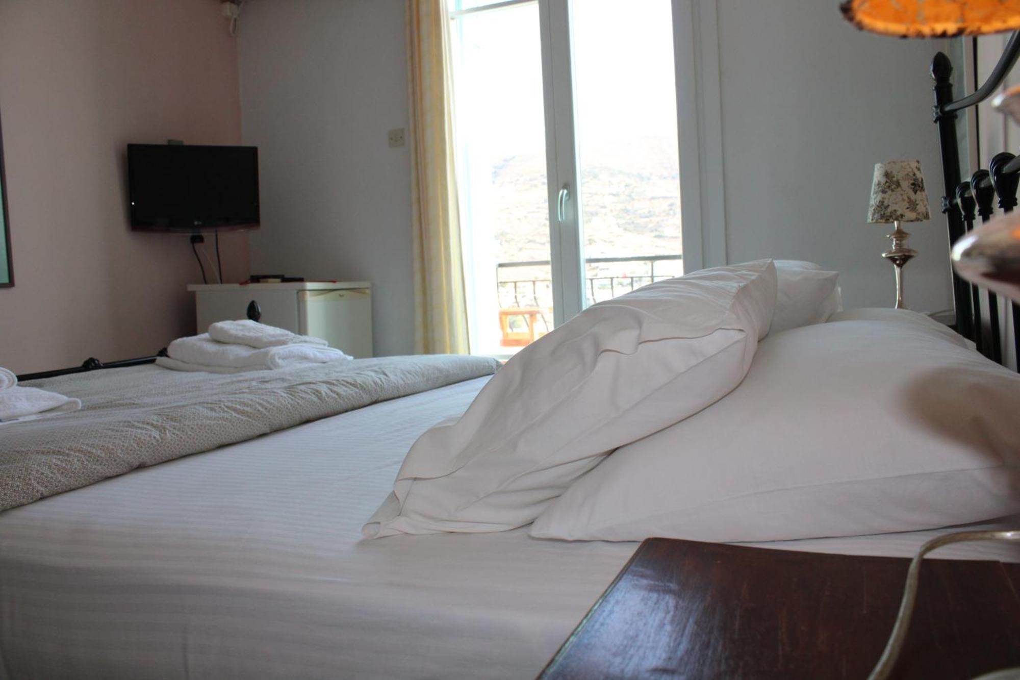 Blue Dolphin Hotell Batsíon Eksteriør bilde