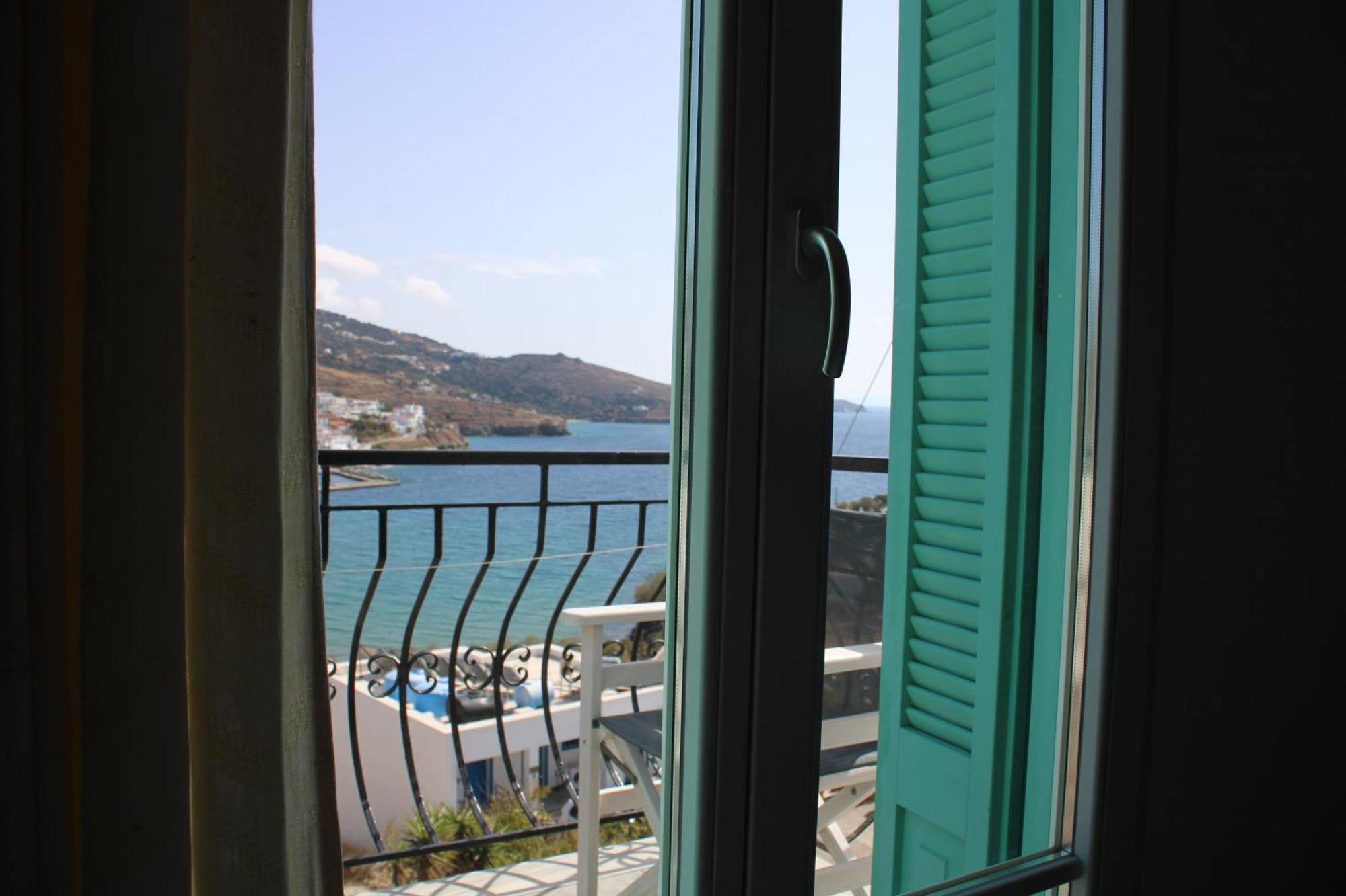 Blue Dolphin Hotell Batsíon Eksteriør bilde