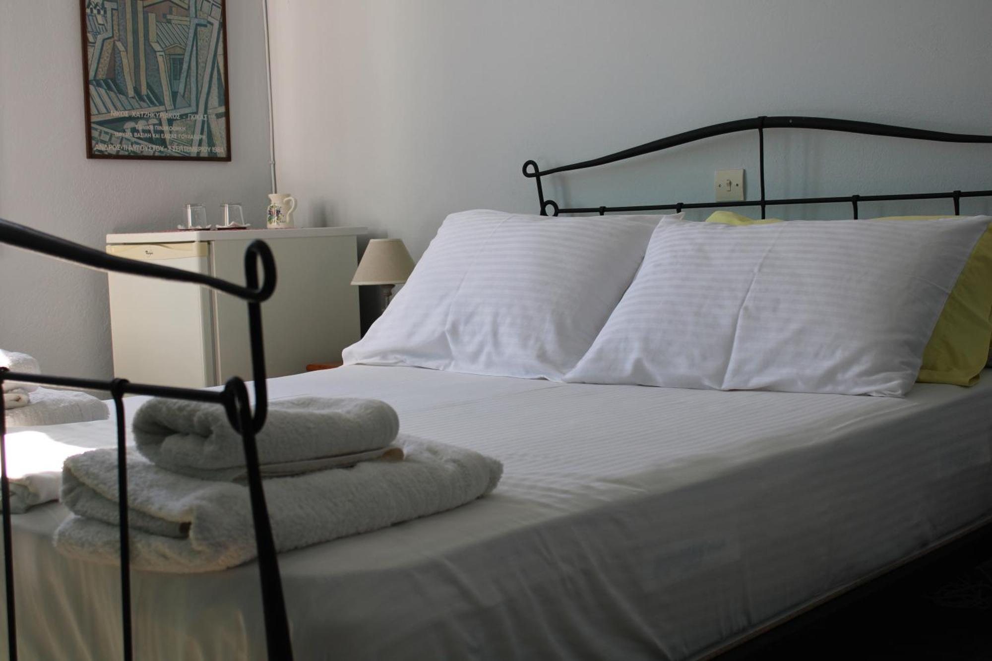 Blue Dolphin Hotell Batsíon Eksteriør bilde