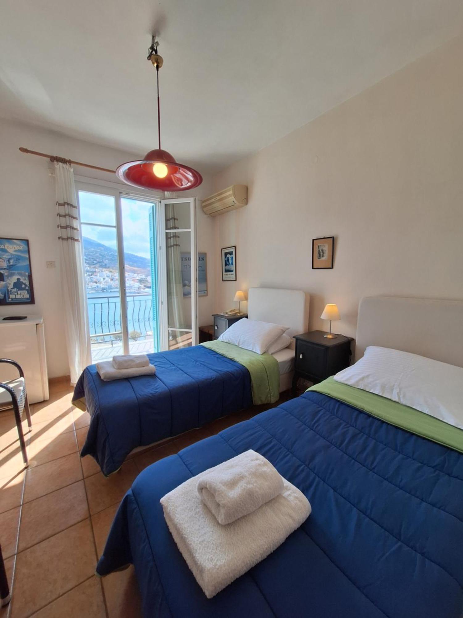 Blue Dolphin Hotell Batsíon Eksteriør bilde